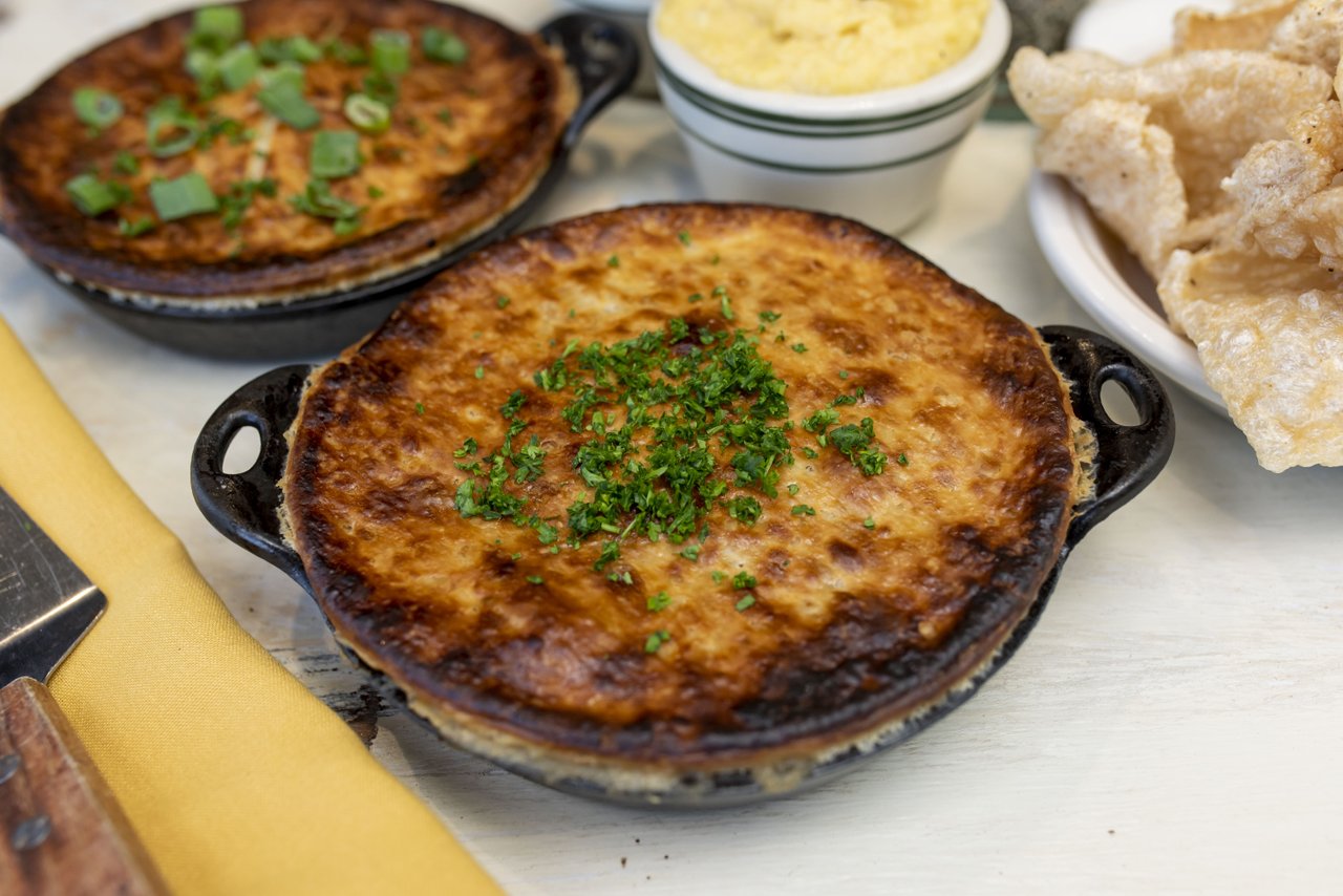 177-3-8707--Elsie's-Plate-&-Pie-medium.jpg