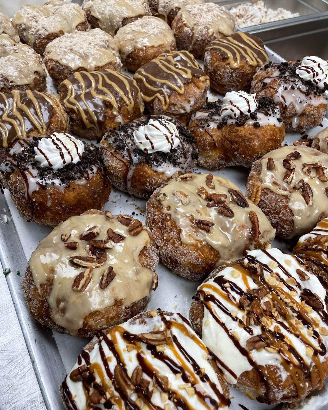 Parlor-doughnuts---selection_2A3387D7-C5E2-546C-73E0EF1FEBD790AC-2a3385dafd31ea0_2a338e7d-fe4c-6213-b616fa1a42d33089.jpg