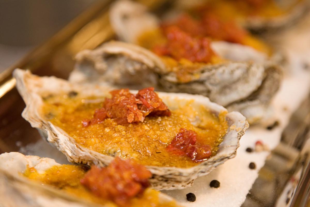 Bacon-Oyster_7725A49E-5056-B365-AB36A98659D48054-7725a4195056b36_7725a517-5056-b365-ab1c230374f985d7.jpg