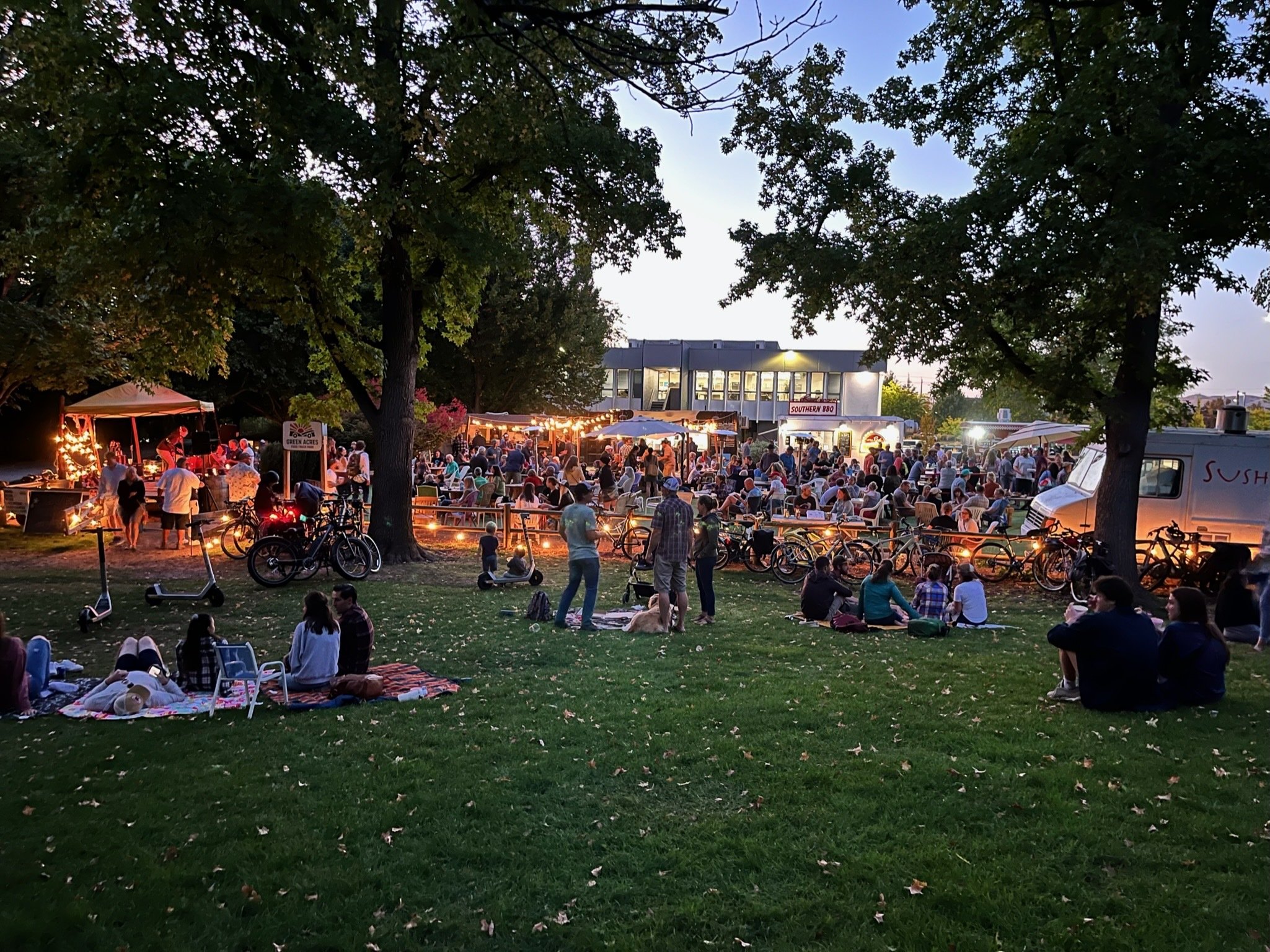 Green+Acres+Widespan+with+lights.jpg