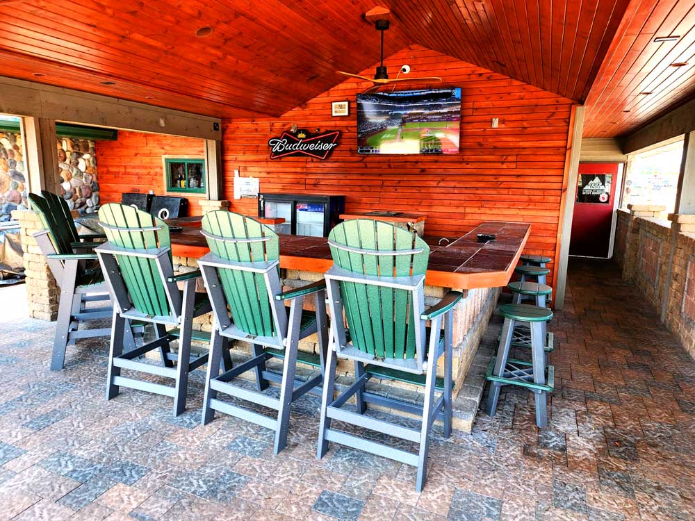johnnys-bar-wisconsin-rapids-patio-bar.jpg