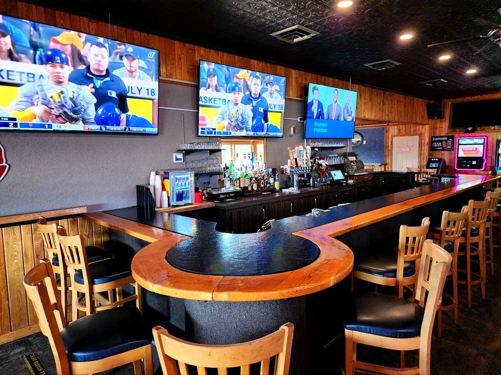 johnnys-bar-wisconsin-rapids-full-bar-tvs-watch-the-game.jpg