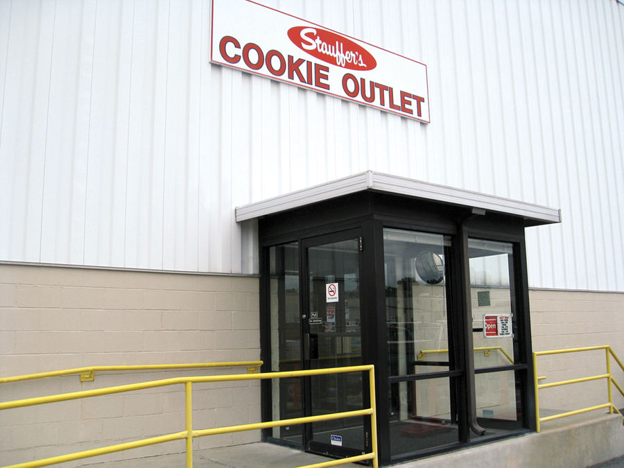 image_outlet entrance.jpg