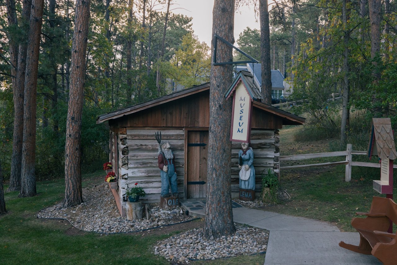 Visit-Rapid-City_Chapel_Andy-Austin-(4)-medium.jpg
