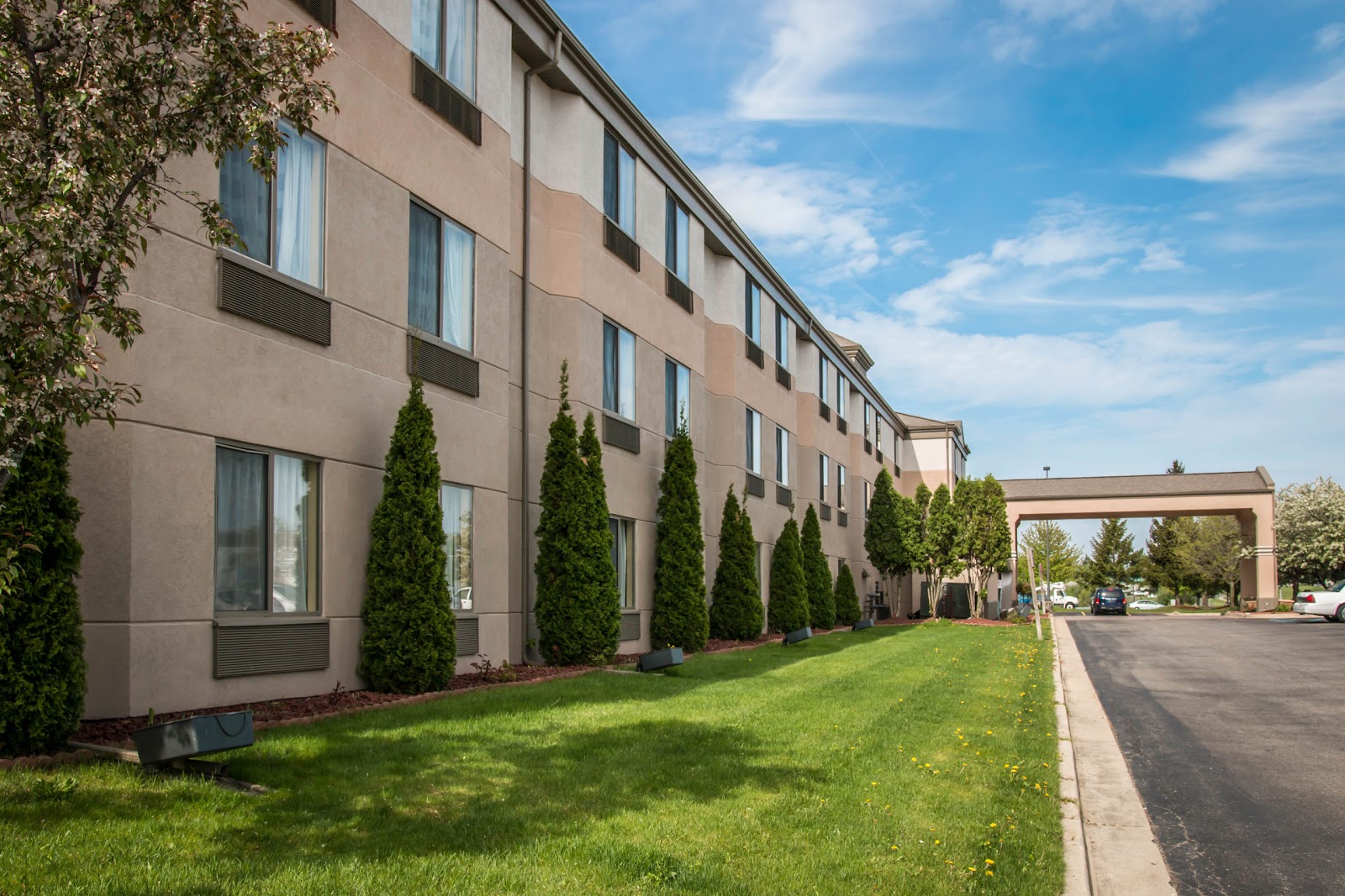 mi016exterior2.jpg