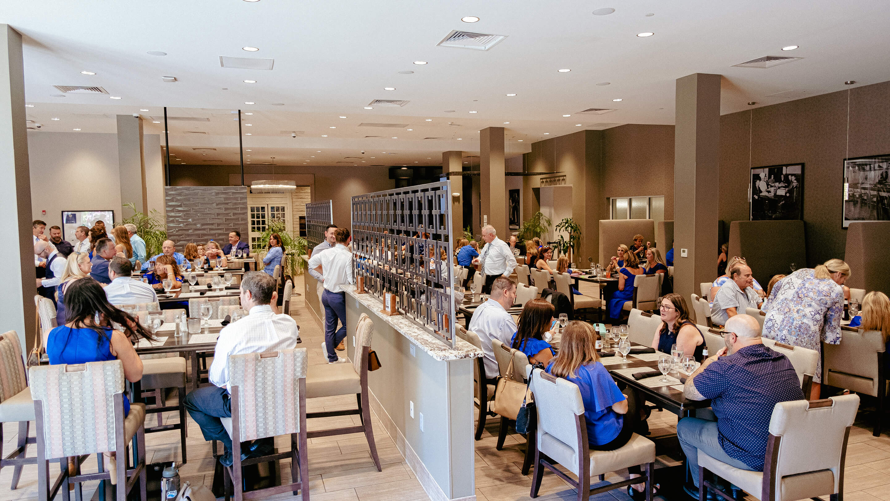 STREETLIGHT KITCHEN & BAR (5) (1).jpg