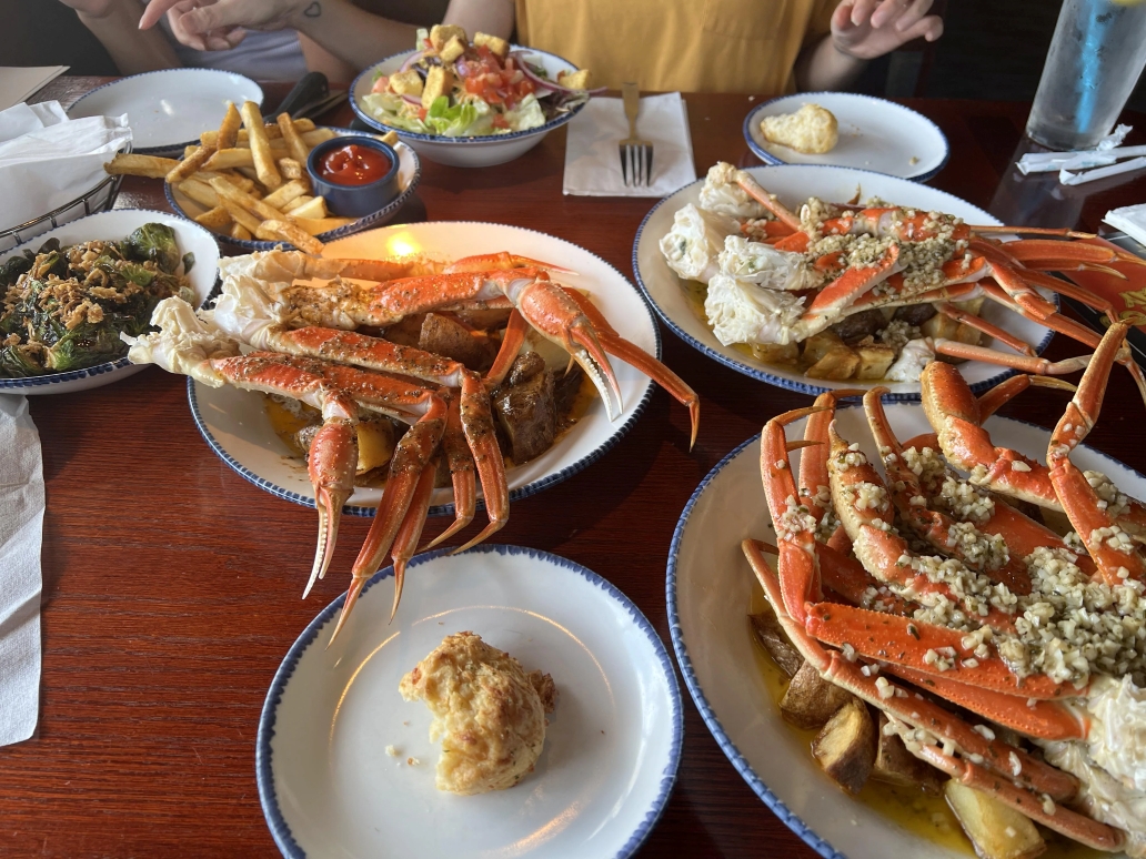 snow-crab-legs-from-red-lobster-v0-.jpg