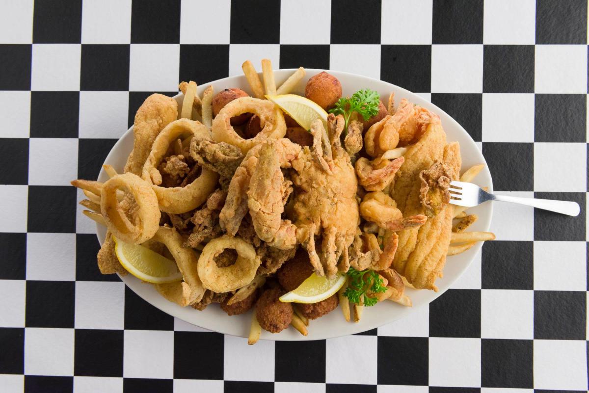 Acme-Oyster-House2_FB2023_0C2DE4CA-DD8D-3263-FEB66547857CF2B4-0c2de47dc24b2e7_0c2de894-adf0-d8d3-fd40cf121be776c8.jpg