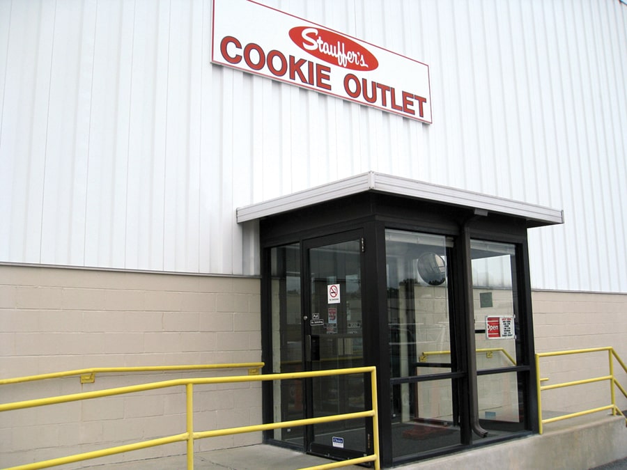 image_outlet entrance-min.jpg