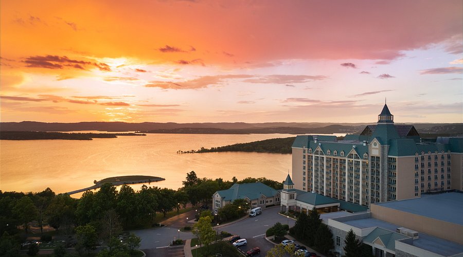 chateau-on-the-lake-resort.jpg
