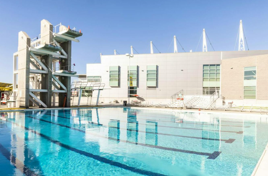 Outside Dive pool.png