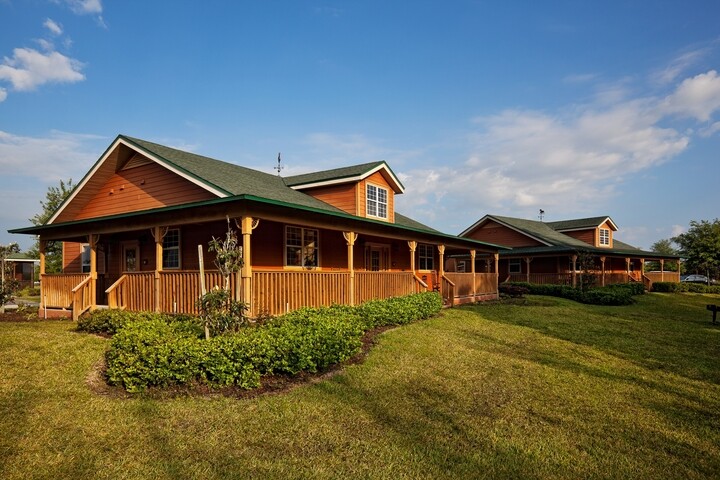 Westgate_River_Ranch_Resort_Lake_Wales_Florida_004_Cabin_Exterior-720x480-fc281d2e-23c6-4663-9b19-a46bc97f90b0.jpg