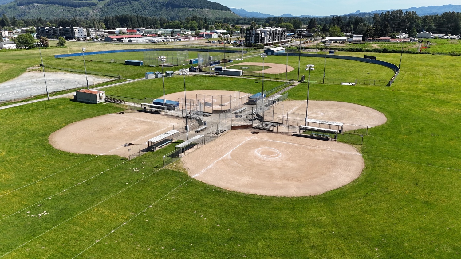 resized_softball_complex_1500max.jpg