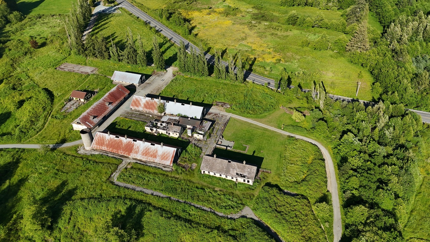 resized_farm_buildings_1500max.jpg