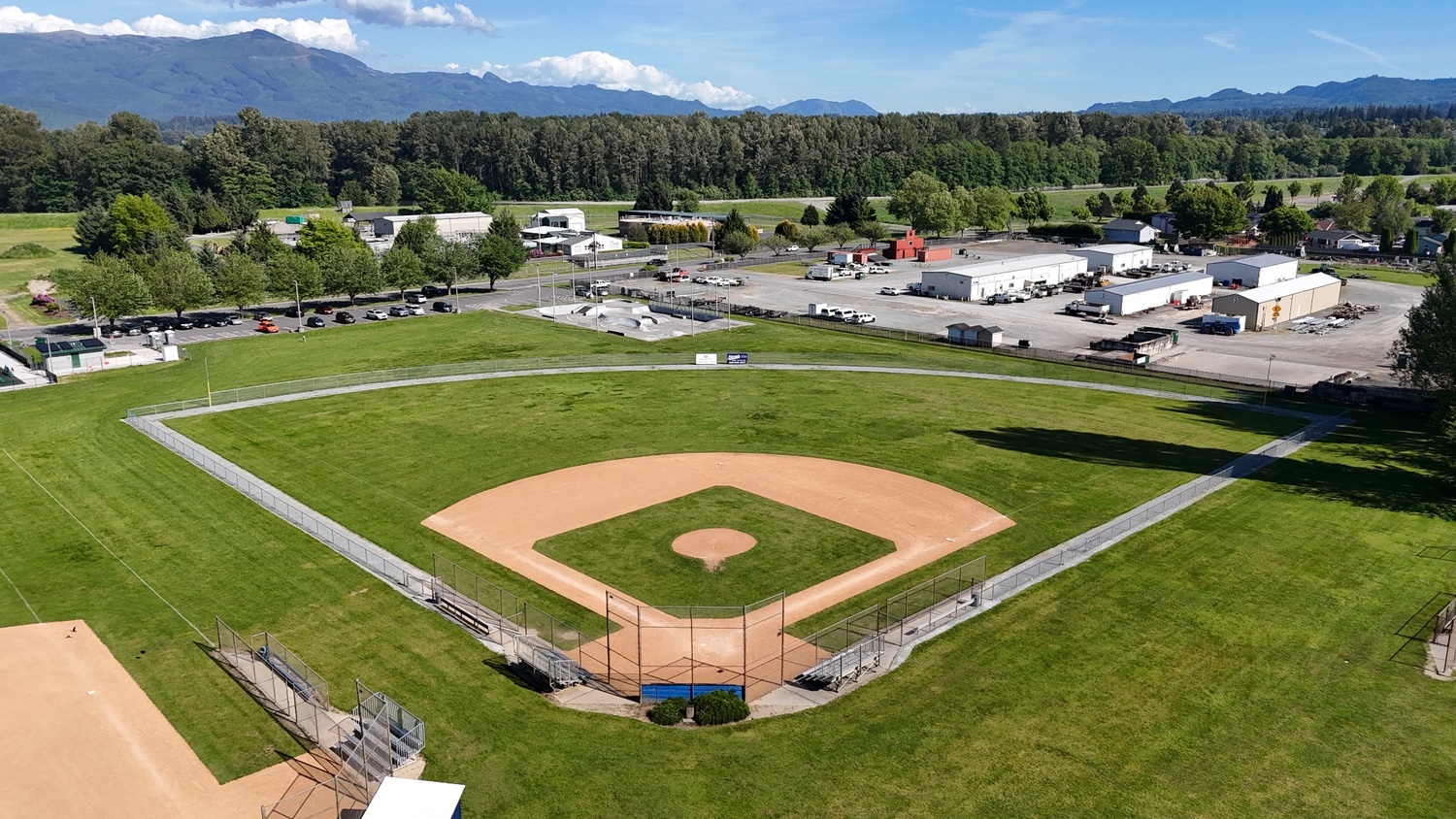 resized_baseballfield_1500max.jpg