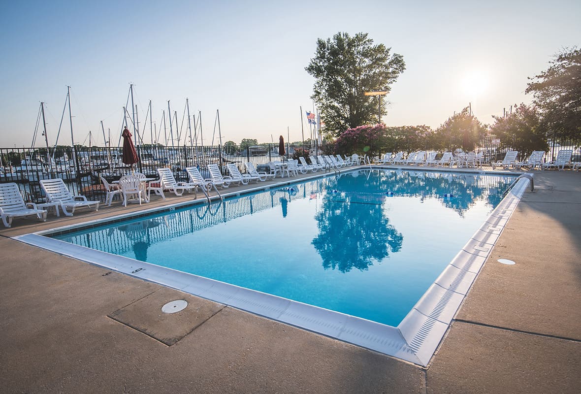 Zahniser's Yachting Center pool