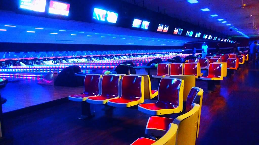 AMF Southtown Lanes 4
