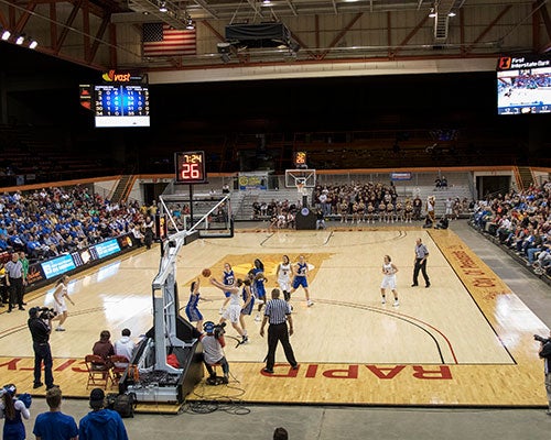 Barnett-Fieldhouse-at-The-Monument-67c750b9c1.jpg