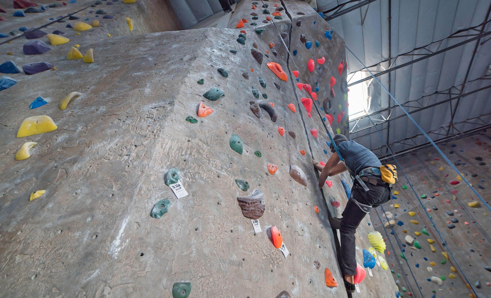 Hangar 18 Indoor Climbing4