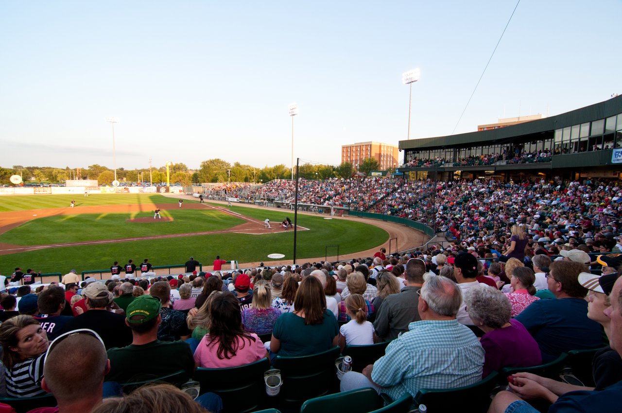 2010-Fargo-Moorhead-RedHawks_5-medium