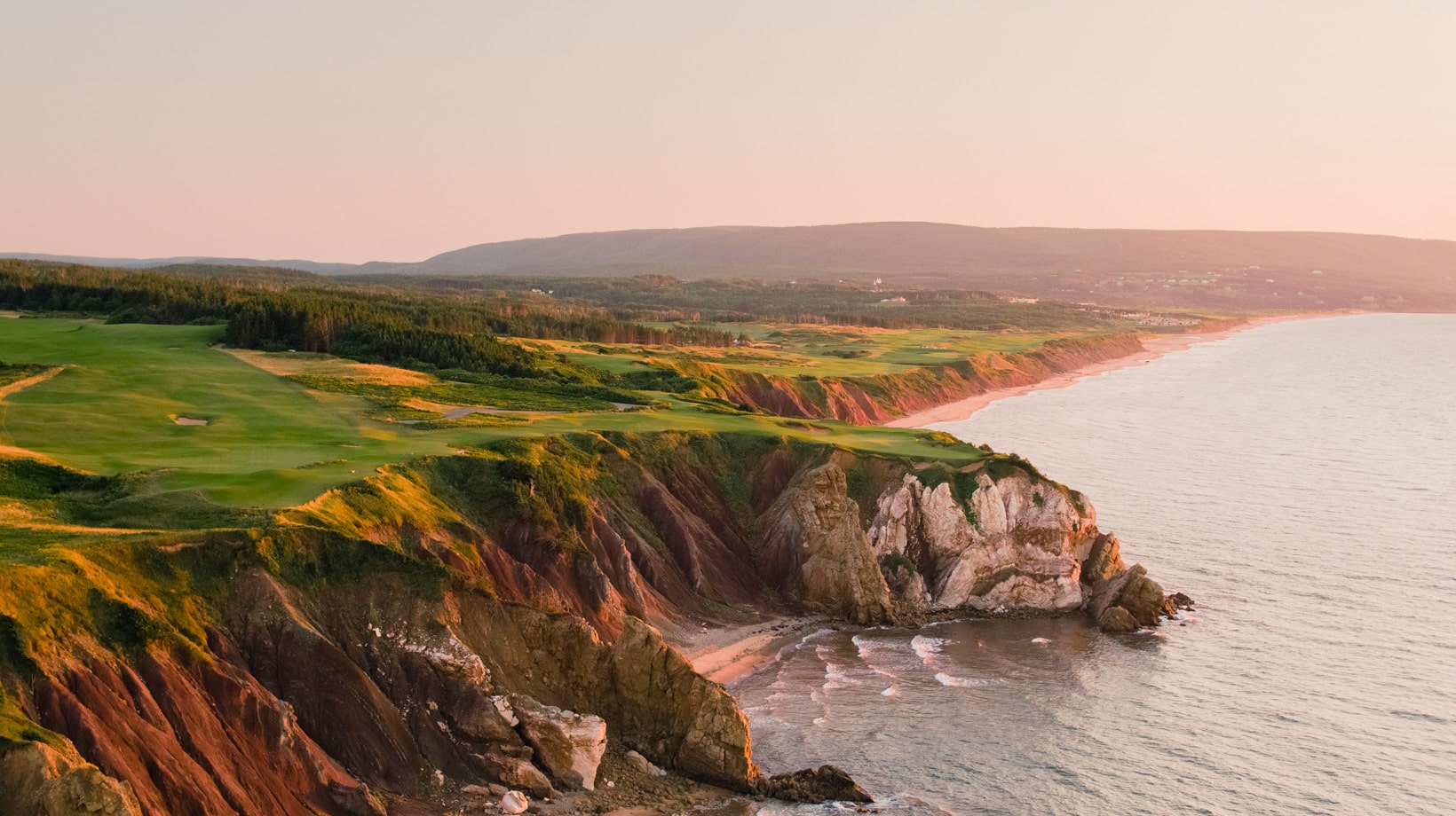 Cabot_Golf_Cabot-Cliffs-Page_Gallery_Hole-16-Cabot-Cliffs-Jacob-Sjoman_LR.jpg