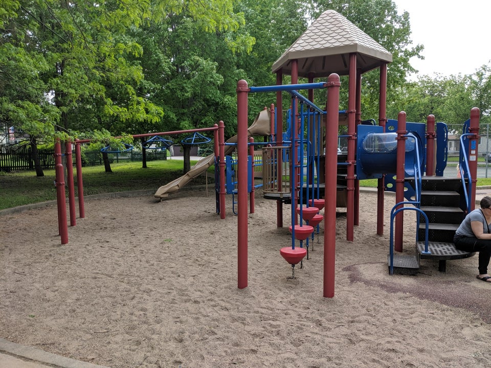 Desnoyer Park10