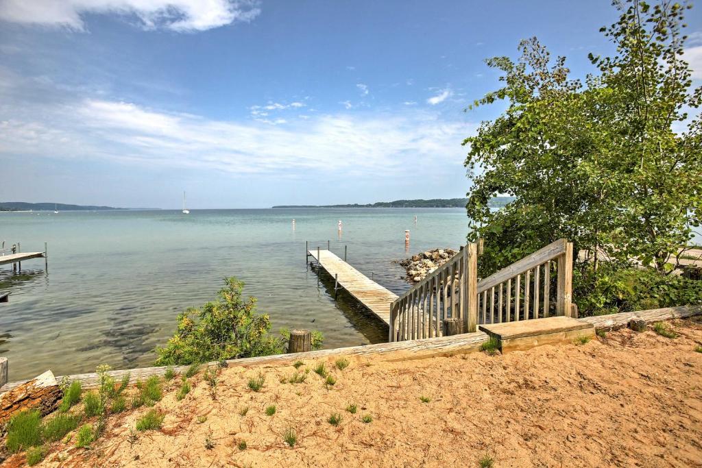Suttons Bay Beach 4