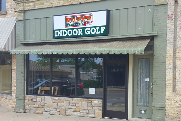 Riley's On The Green Indoor Golf4