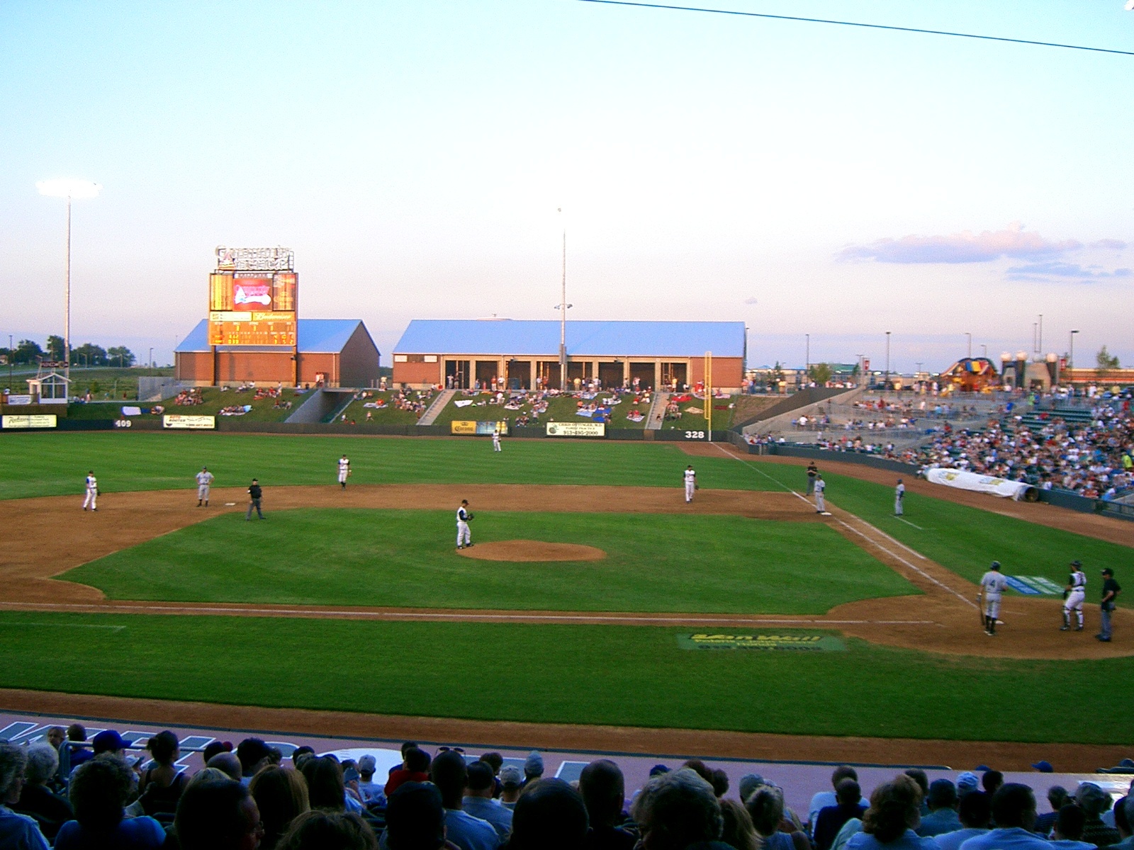 AnyConv.com__Legends Field - KC Monarchs Baseball Team 3