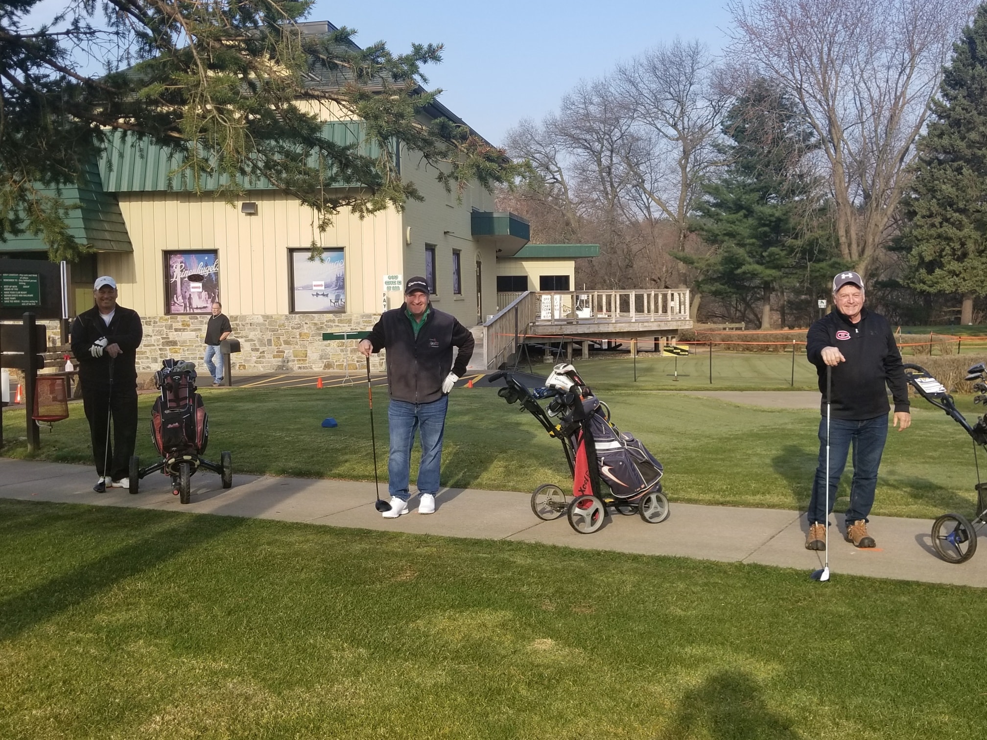 Ojibwa Golf & Bowling4