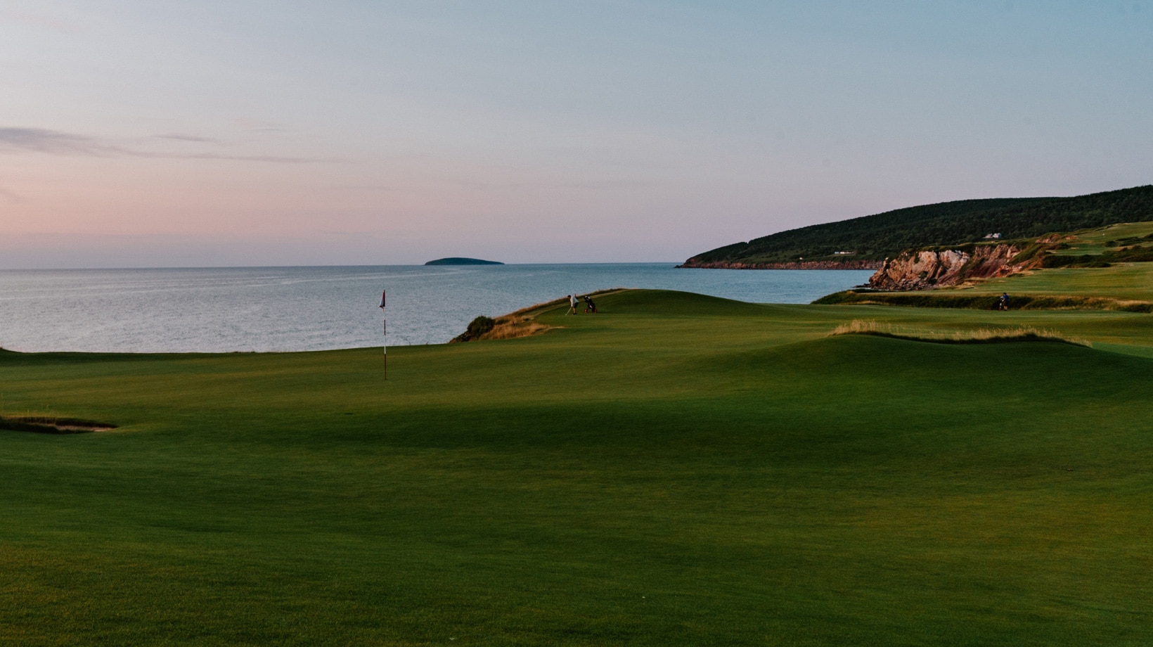 Cabot_Golf_Cabot-Cliffs-Page_Gallery_18th-Green-Cabot-Cliffs-Could-Be-The-Day_LR.jpg