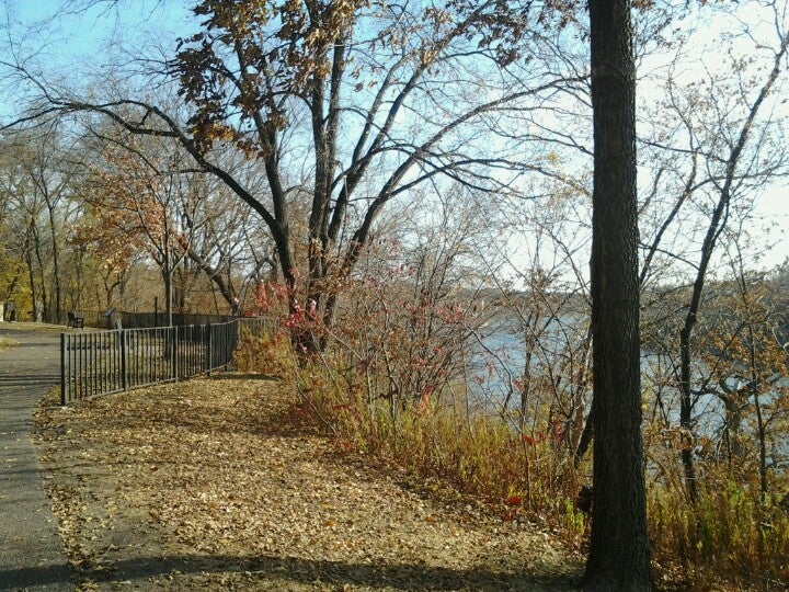 Desnoyer Park11