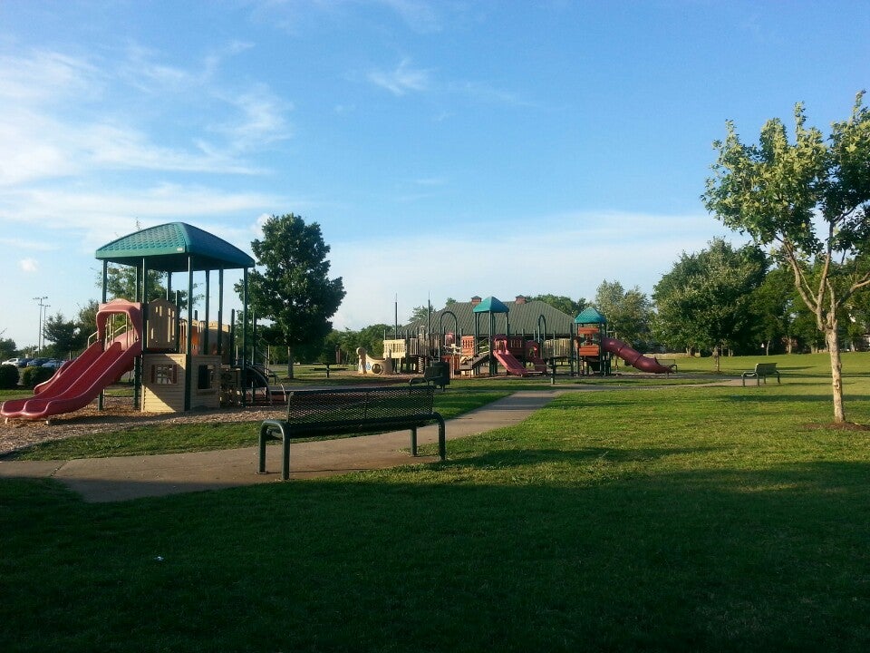 Barfield Crescent Park9