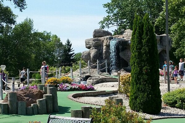 Mulligan's Mini Golf and Driving Range2
