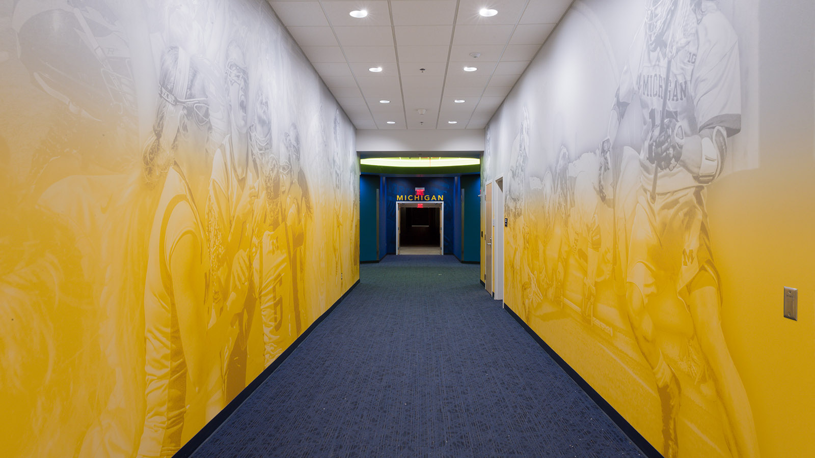 20171130_lax_locker_hallway