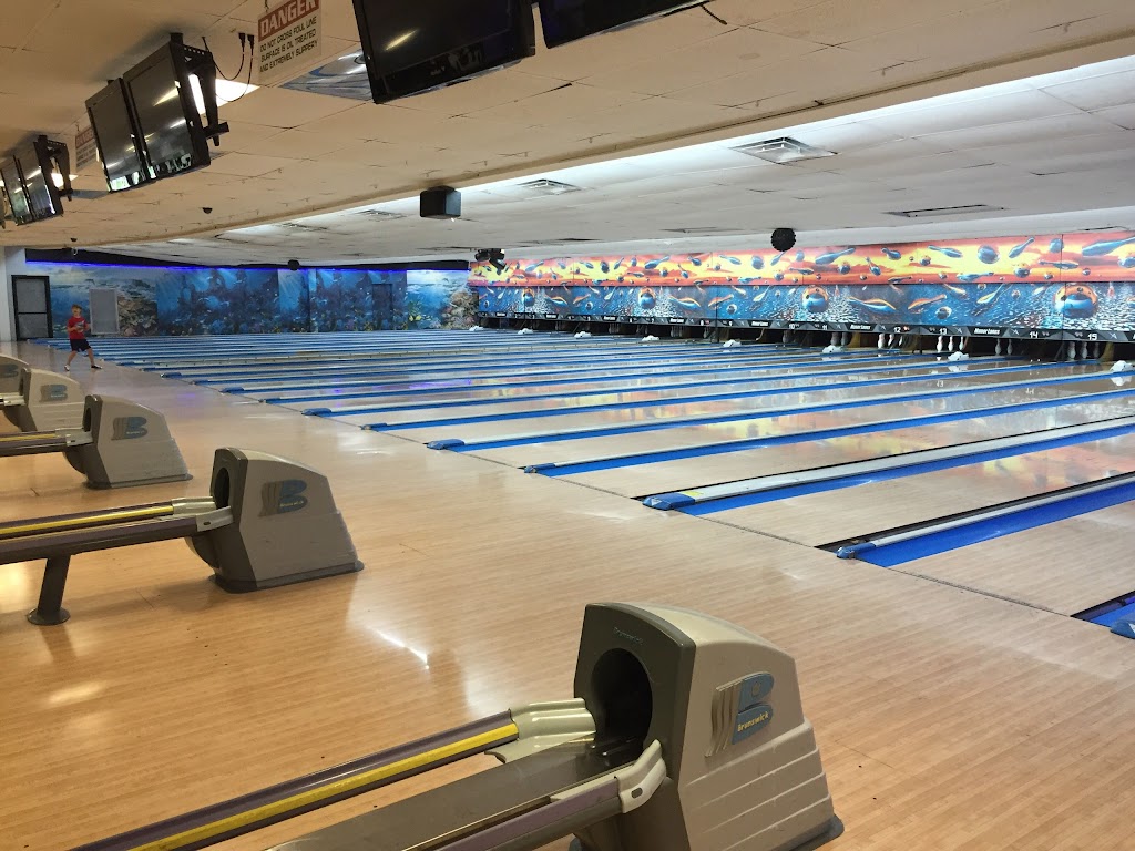 Manor Lanes Bowling & Sports Den Pub5