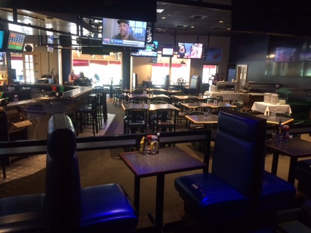 Spectrum Woodys bar