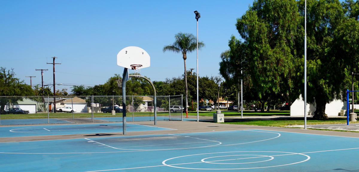 basketball-courts-at-memorial-park_BBD42C1A-5056-A36A-087811A801EF8FFC-bbd42a865056a36_bbd43373-5056-a36a-08dc67c56e7c0fc6.jpg