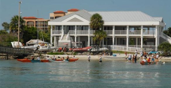 kayaks-585x300