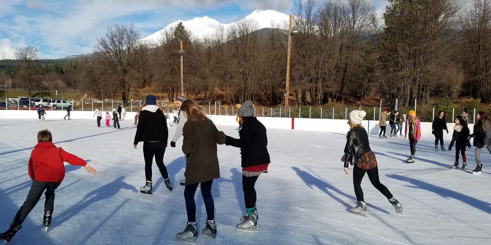 636498860641846601-IceRink