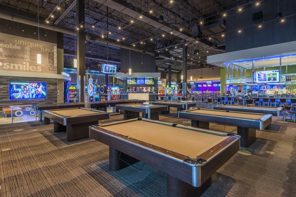 main event entertainment center 5