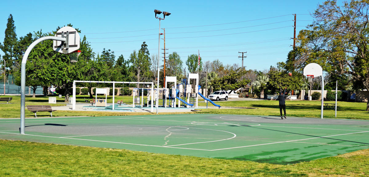Cabrillo-park-basketball-court_BF4B2AFB-5056-A36A-08EF07A55295C9F8-bf4b29905056a36_bf4b307a-5056-a36a-084135471dd126f5.jpg