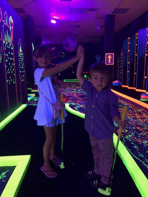 The Hero Day & Glow Golf6