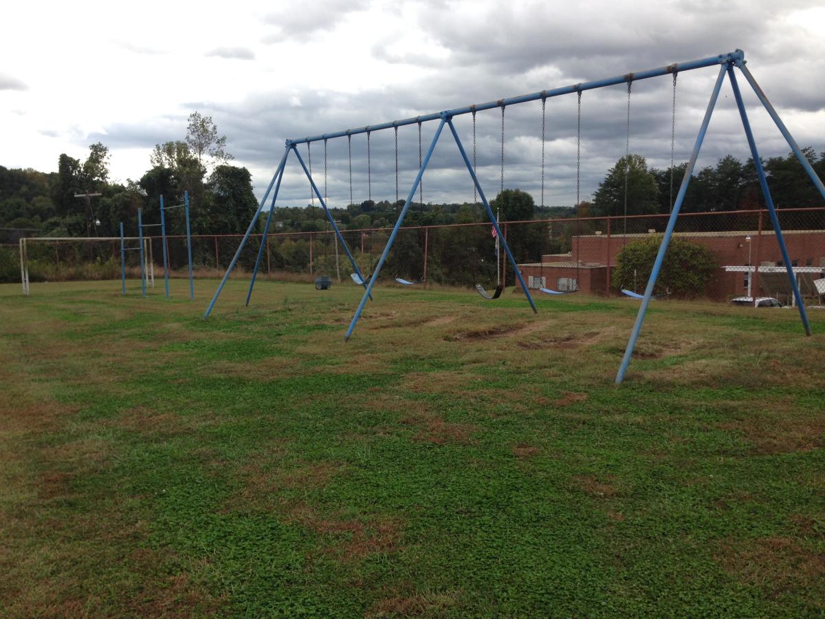 Swings_2_e114c587-5056-a36a-07b01d8ba3c0e555