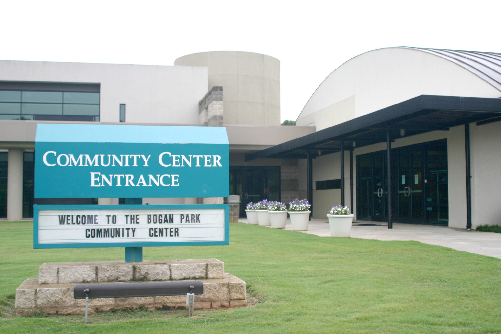 Bogan Park Aquatic Center2