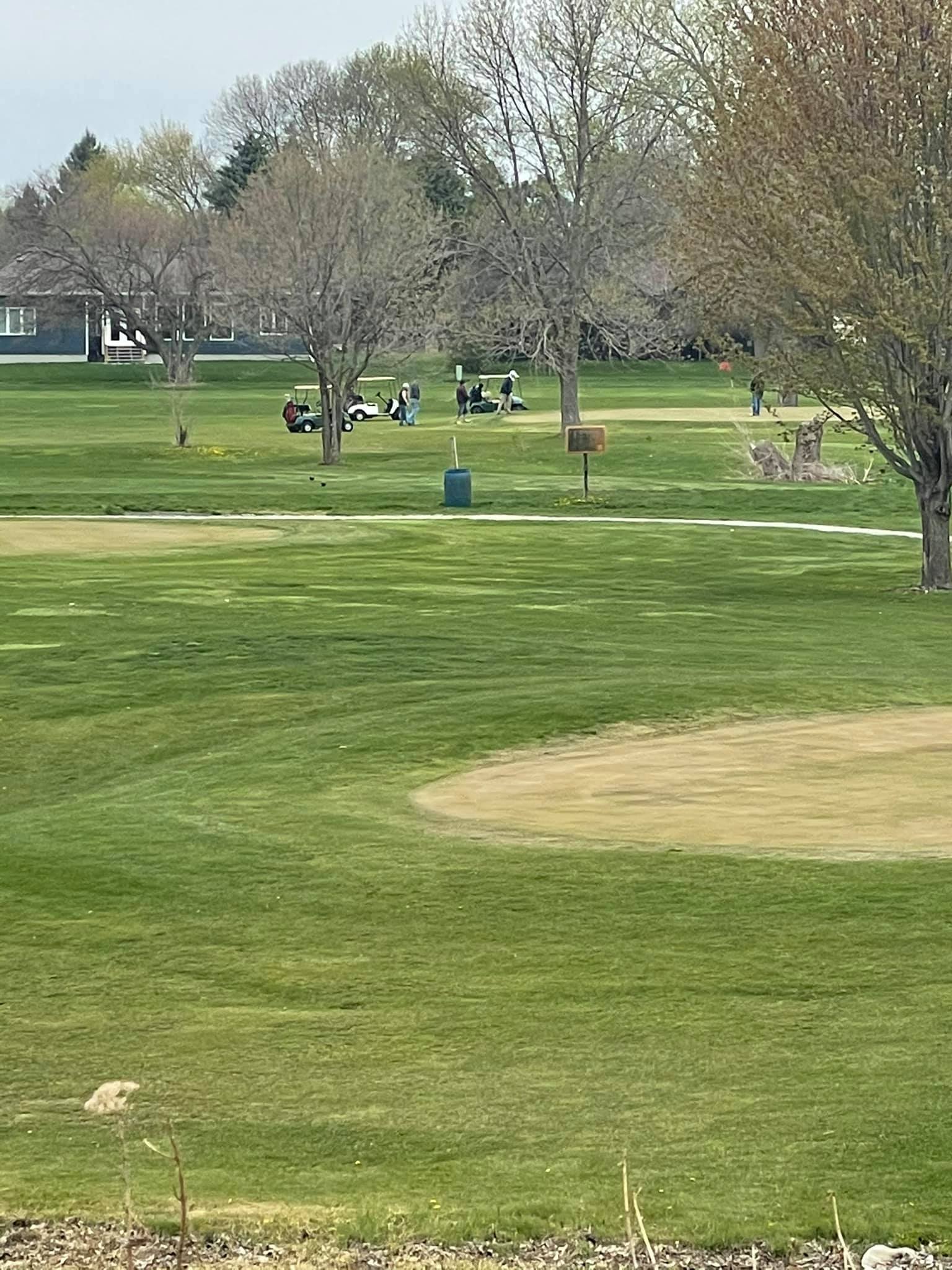 South Ridge Golf & Pub3