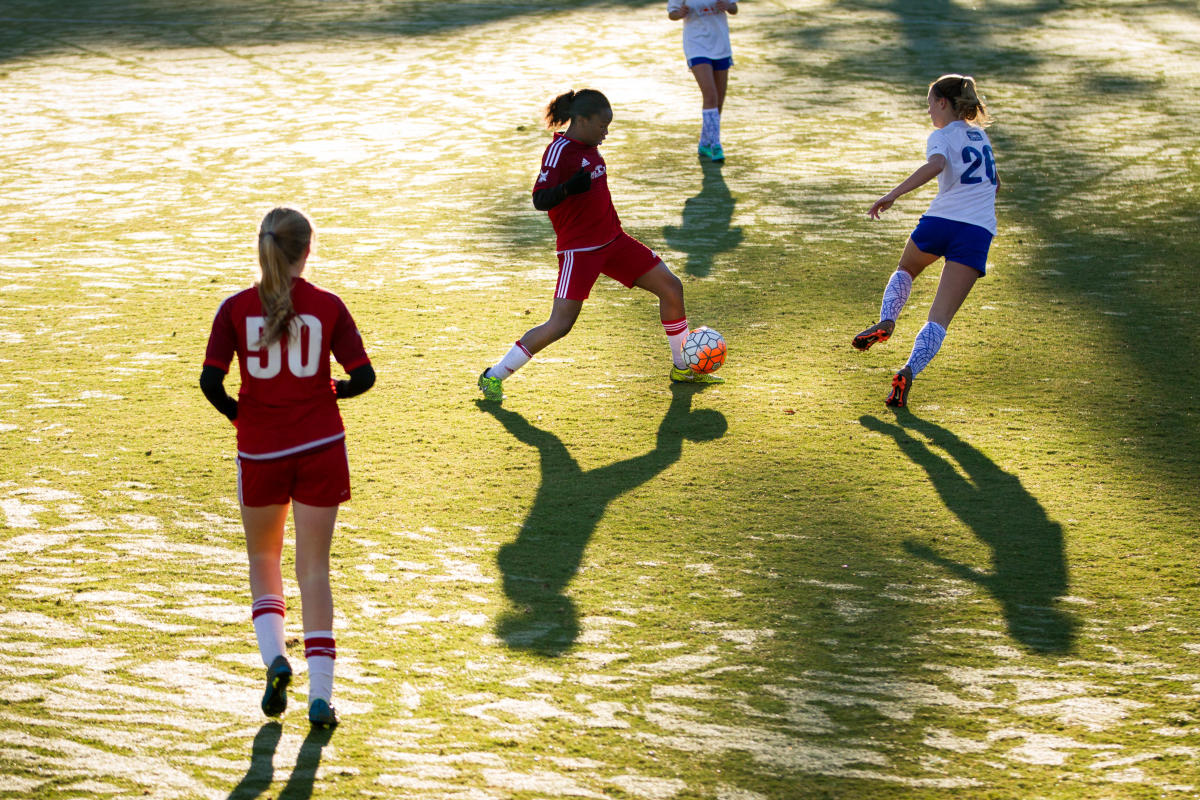 GirlsSoccerPlayers_f516eff2-4c6b-4daf-8d3f-0c94714b2c43