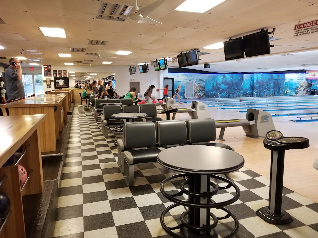 Manor Lanes Bowling & Sports Den Pub4