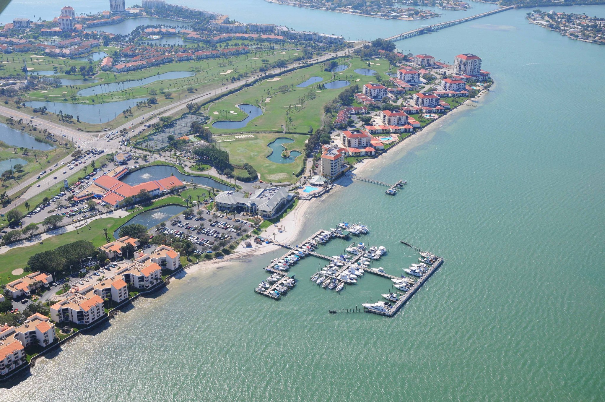 Isla Del Sol Yacht & Country Club7