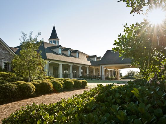 squire club house
